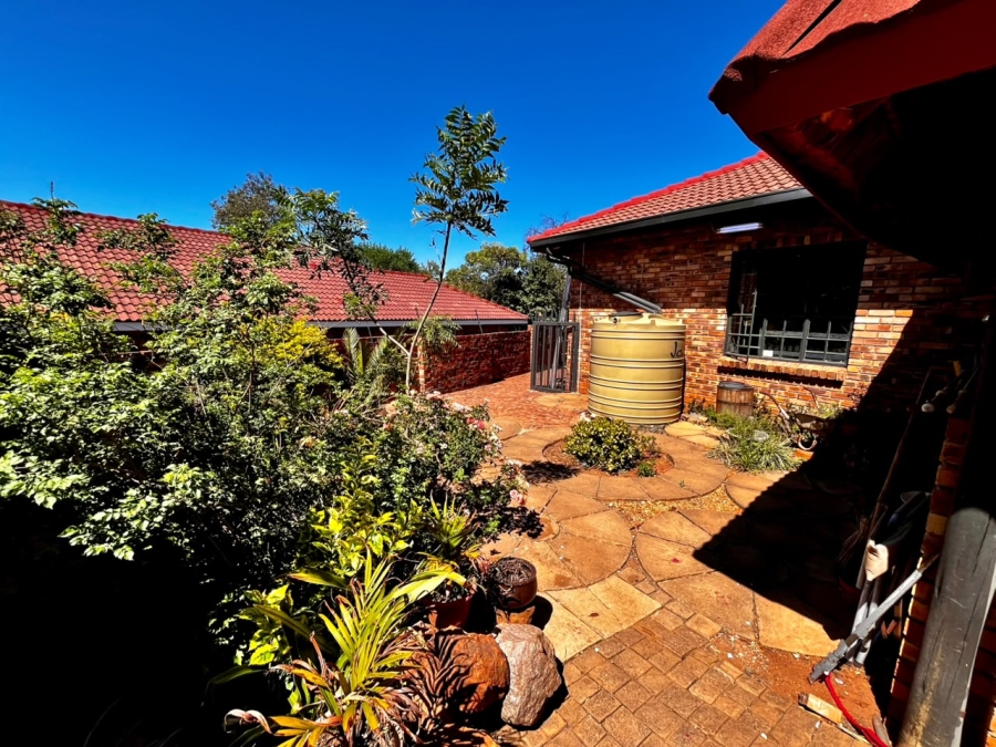 To Let 4 Bedroom Property for Rent in Cashan North West